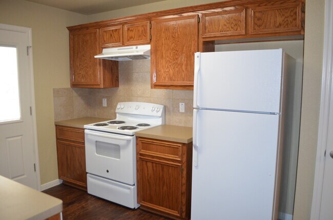 Building Photo - 1811Yuron