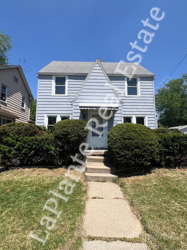 Foto principal - Cozy 3-Bedroom Home in West Toledo