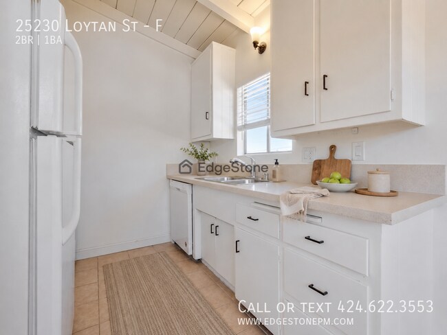 Foto del edificio - 25230 Loytan St