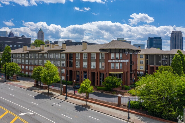 Building Photo - 1660 Peachtree