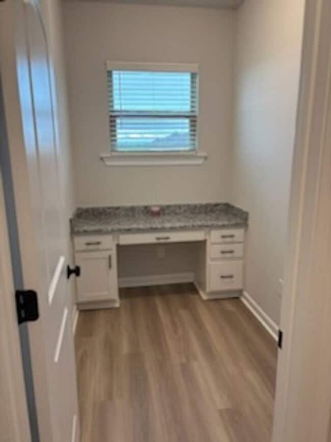 Building Photo - 5330 Helmsdale Ct
