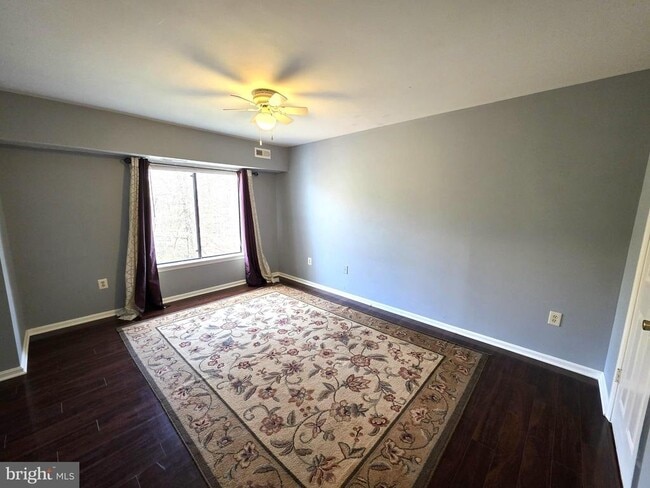 Building Photo - 9553 Battery Heights Blvd