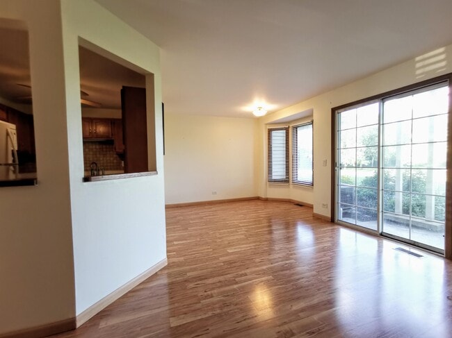 Building Photo - 1830 Fox Run Dr