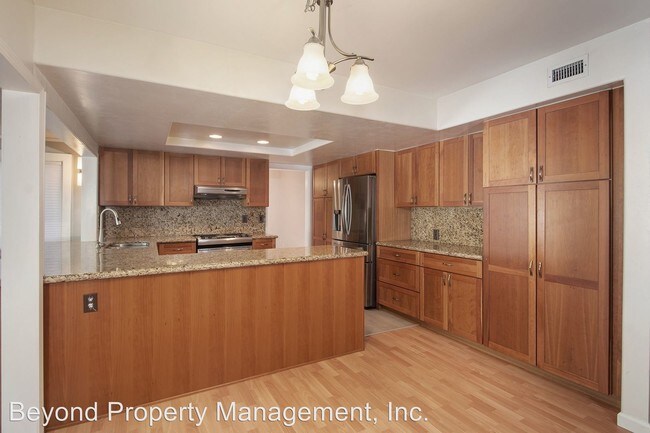 Building Photo - 4 br, 2 bath House - 5465 Pire Ave.