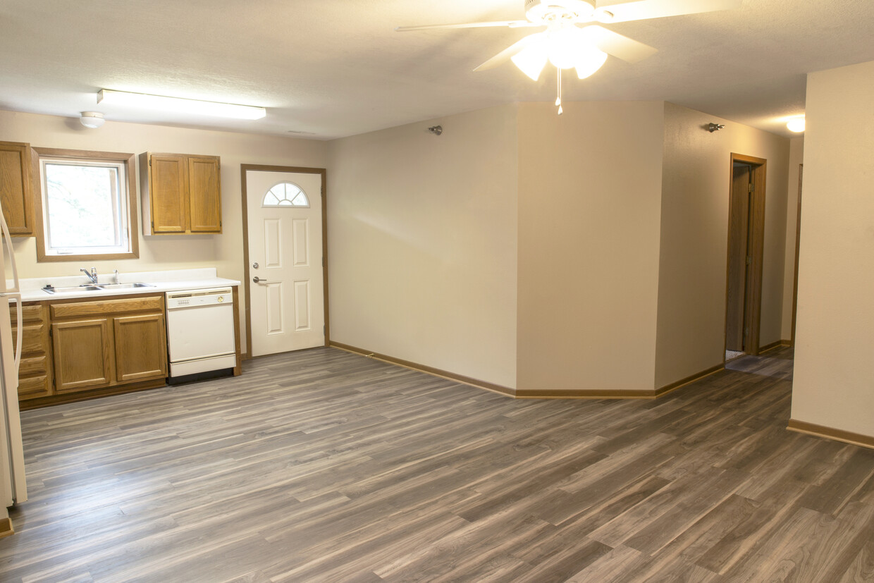 Living Room / Kitchen - Stone Court Apartments