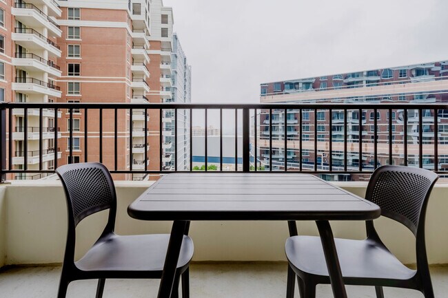 Foto del edificio - 850 N Randolph St