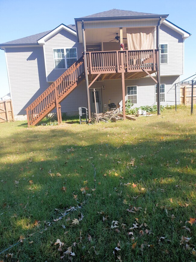 1604 Parkside Dr, Clarksville, TN 37042 House Rental in Clarksville