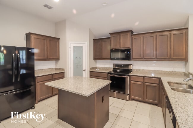 Building Photo - 2520 Doe Run