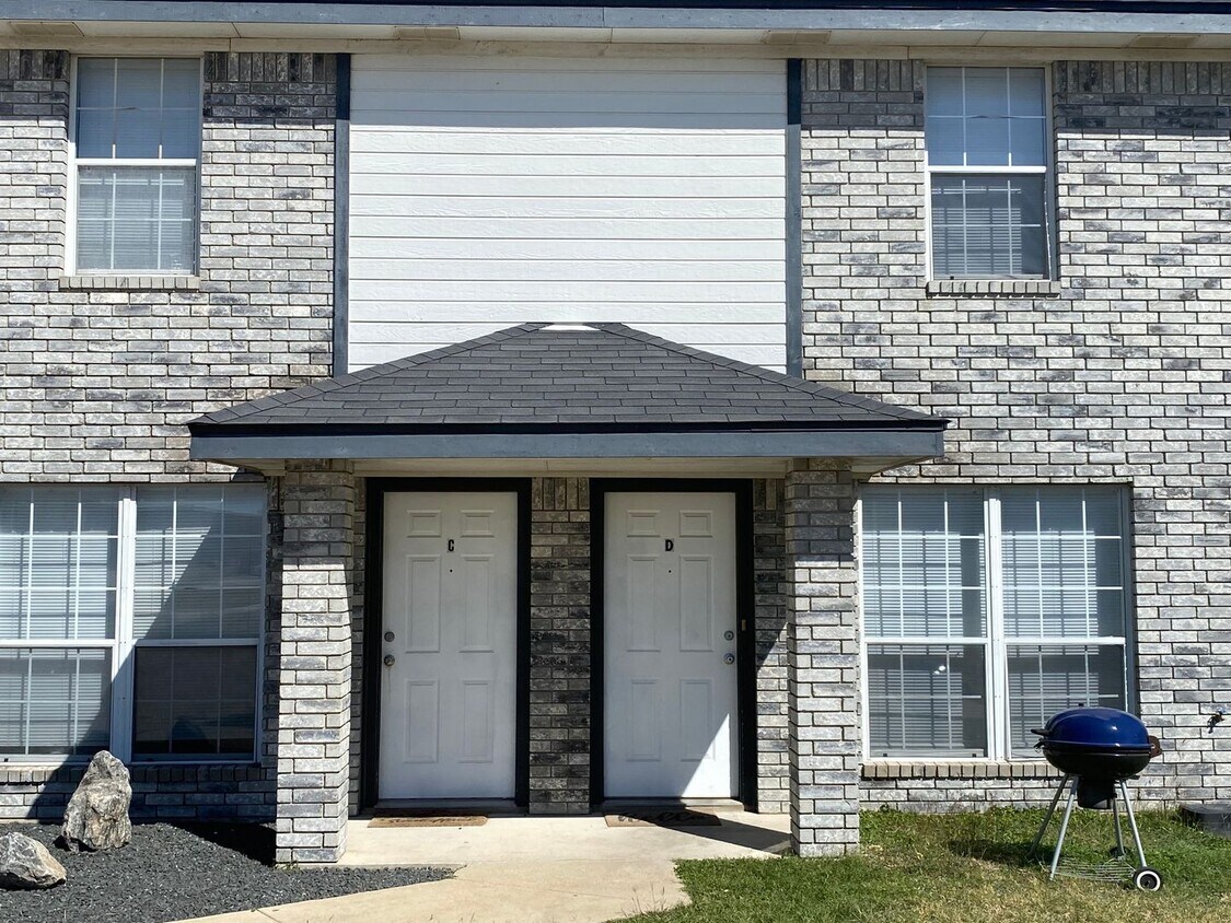 Building Photo - 1708 Kylie Cir