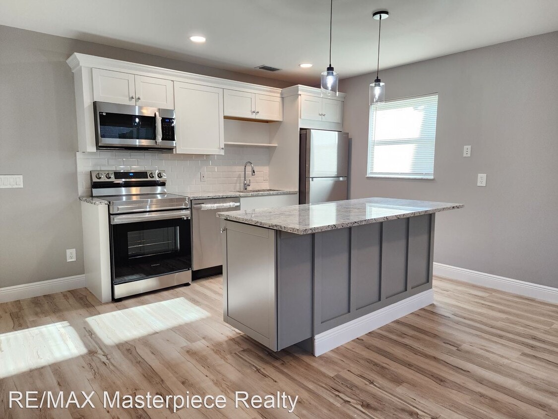 Primary Photo - 1 br, 1.5 bath House - 10 Lake Vista Trail...