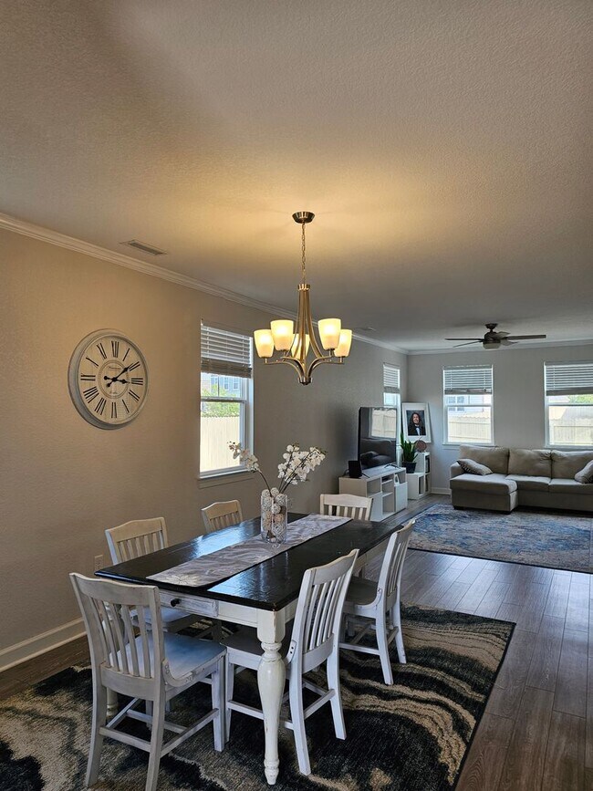 Foto del edificio - 1949 Bexley Ln