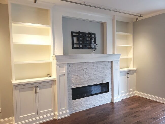 Building Photo - 21 W Chestnut St