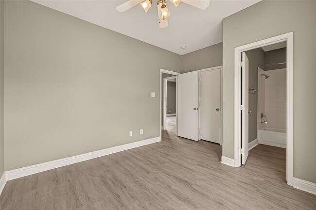 Foto del edificio - 1107 St Charles St