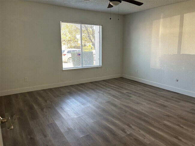 Building Photo - 6119 Dryad Dr