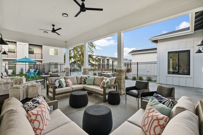 Apartments for Rent with Garages Near Burley Country Estates