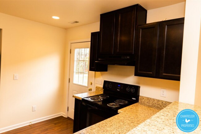 Foto del edificio - 917 Skinner Dr