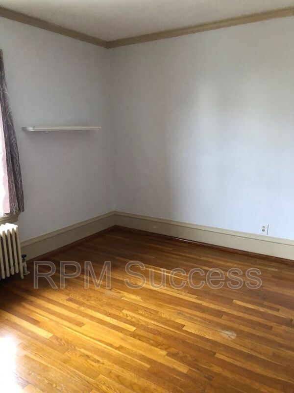 Building Photo - 2083 Acushnet Ave