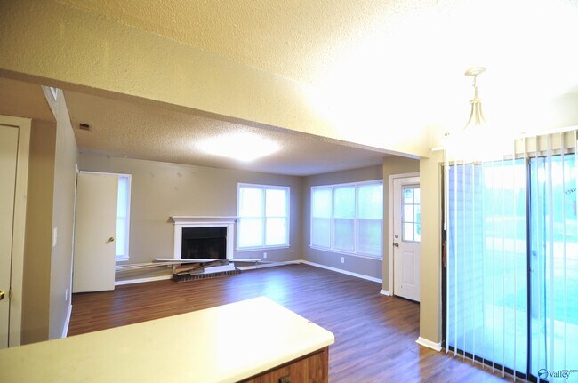 Foto del edificio - 2701 Lantern Walk SE