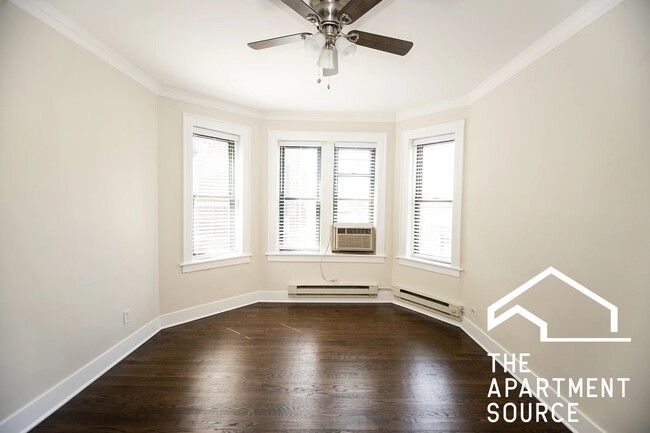 Foto del edificio - 3845 N Greenview Ave