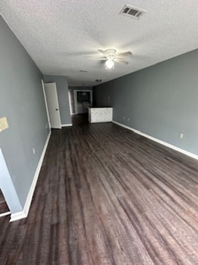 Building Photo - Lakeside Townhomes, Daleville Alabama