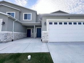 Building Photo - 250 1200 S