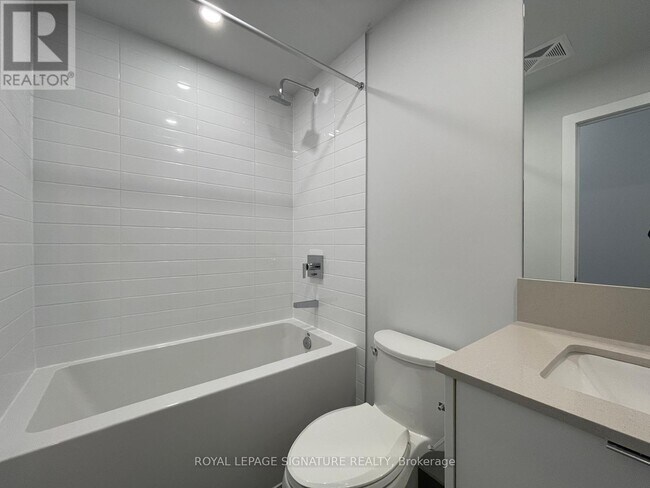 Photo du bâtiment - 4130-4130 Parkside Village Dr