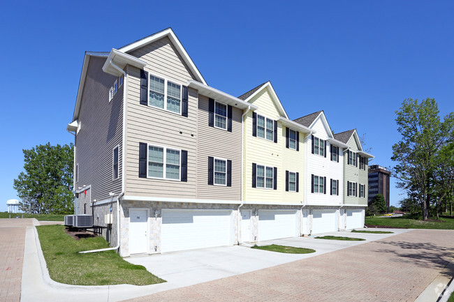 Edificio - City Center Townhomes