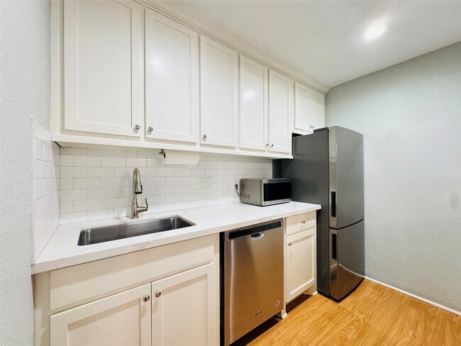 Foto del edificio - 3131 Cummins St