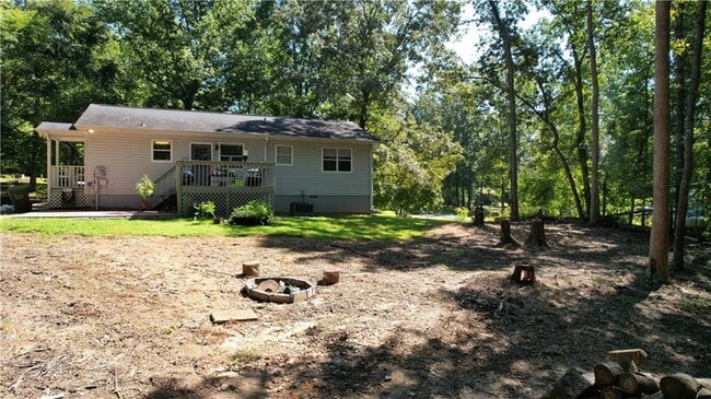 Building Photo - 186 River Trace Dr