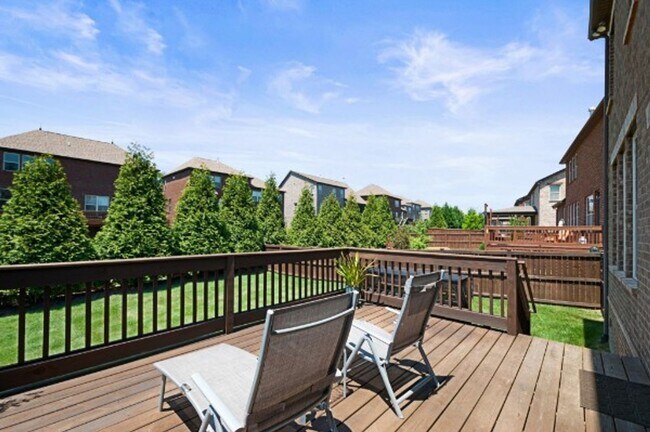 Foto del edificio - Coming Soon. The Reserve at Stone Hall. Custom home with 2,749 sq ft 4 BR 3 baths, walk to Ravenw...