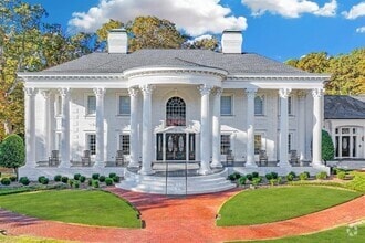 Building Photo - 1445 Hillside Dr SW