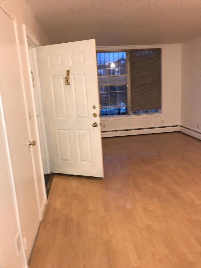 Foto del edificio - 1034 Tiffany St