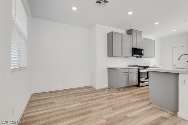 Building Photo - 10733 Rhinehill Ave