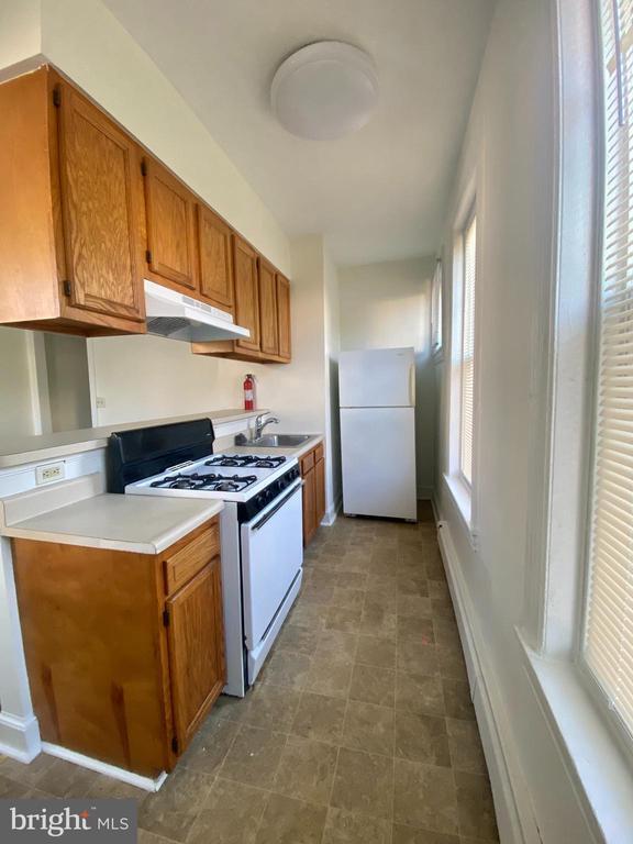 Primary Photo - 131 W 18th St