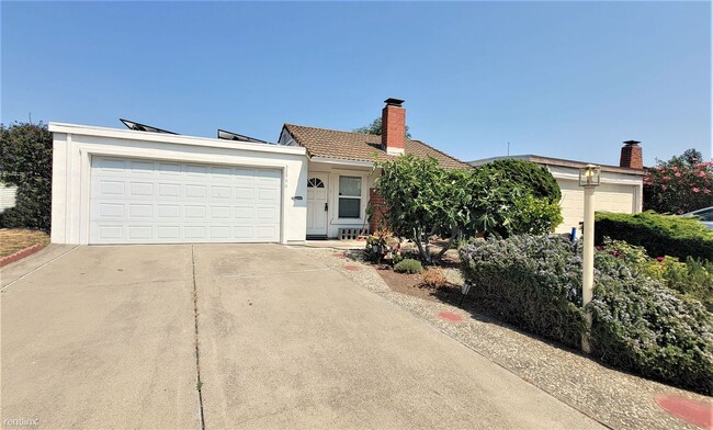 Building Photo - 2 br, 1.5 bath House - 32990 Lake Wawasee ...