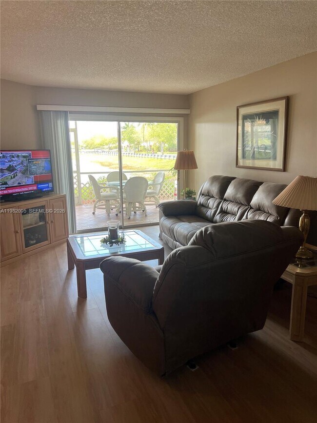 Foto del edificio - 2525 SE 19th Pl