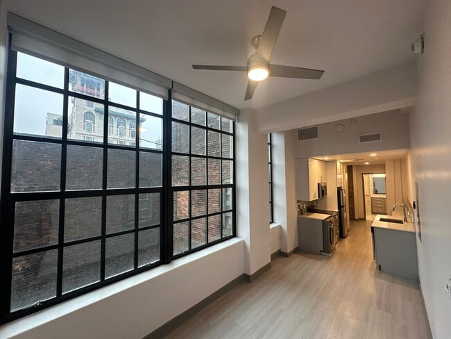 Interior Photo - Sixth Street Exchange