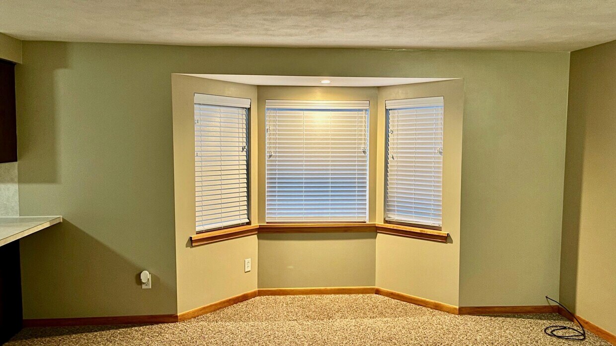 Bay Window - 3374 County Road 128