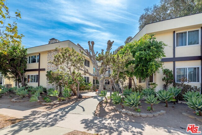 Foto del edificio - 8401 Tuscany Ave