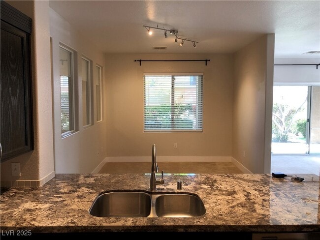 Building Photo - 720 Peachy Canyon Cir