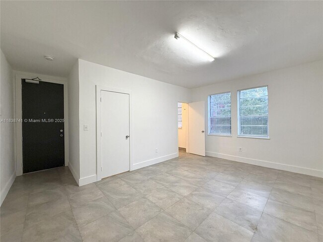 Foto del edificio - 2701 NW 1st Ave