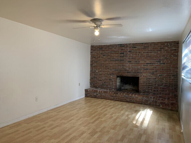 Foto del edificio - 8736 Overlook Dr