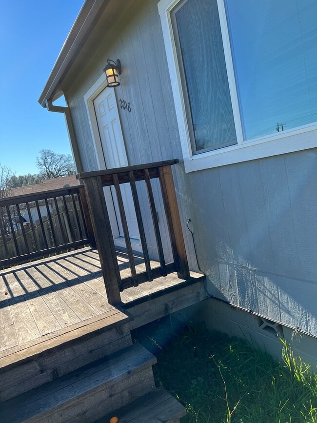 Building Photo - 2 bedroom, 1 bathroom home located in the ...
