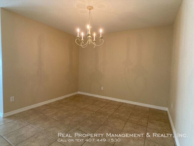 Building Photo - Nice 3 BR / 2.5 BA Townhouse In Walden Chase