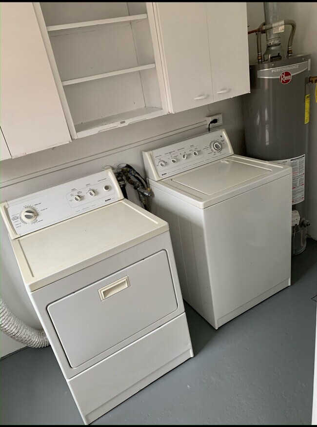 Foto del edificio - 165 E Oxford Ave