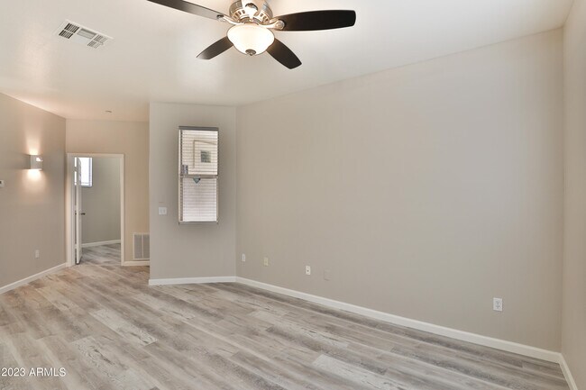 Foto del edificio - 9550 E Thunderbird Rd