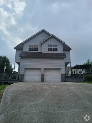 Building Photo - 1528 Old Oak Ln
