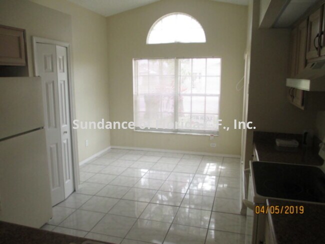 Building Photo - Orange County    Pool home