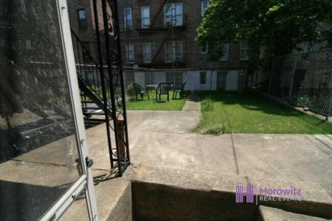 Building Photo - 28-23 41st St