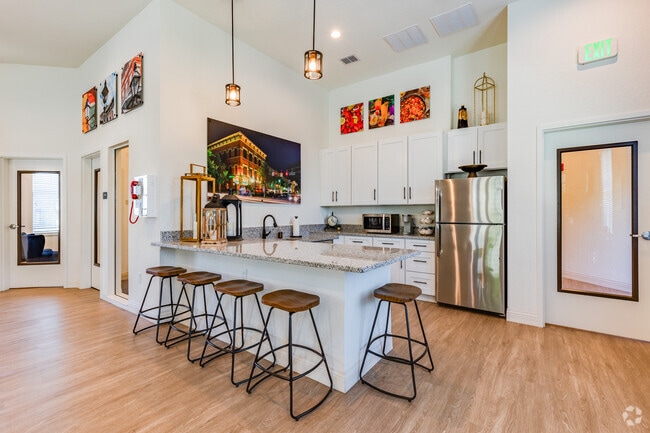 Interior Photo - Lamplighter Legacy